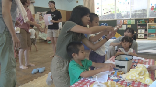 多摩市・愛宕児童館<br>～たまねぎ染めに挑戦！～